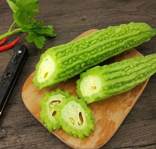 金靖极挑吃瓜,揭秘明星幕后趣事